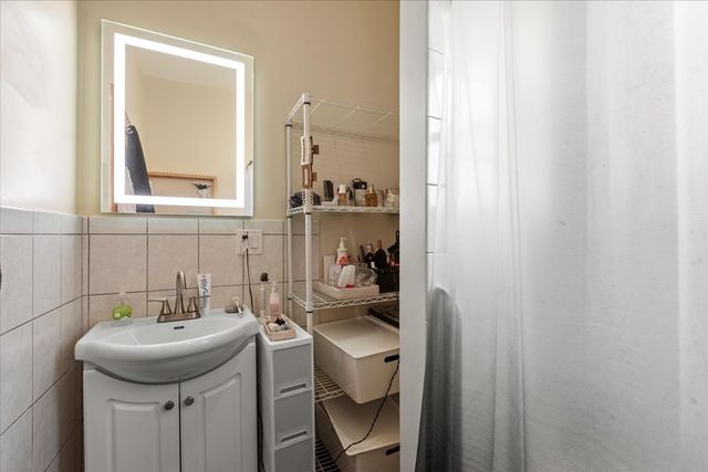 2028 N Hamlin Avenue 2, Chicago, IL 60647