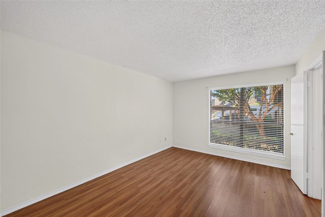 5840 Spring Valley 305, Dallas, TX 75254