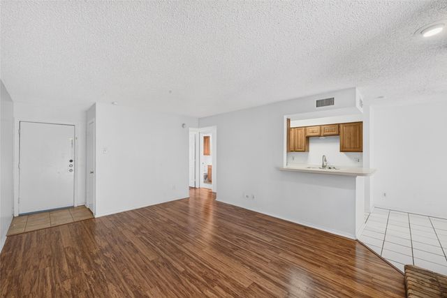 5840 Spring Valley 305, Dallas, TX 75254