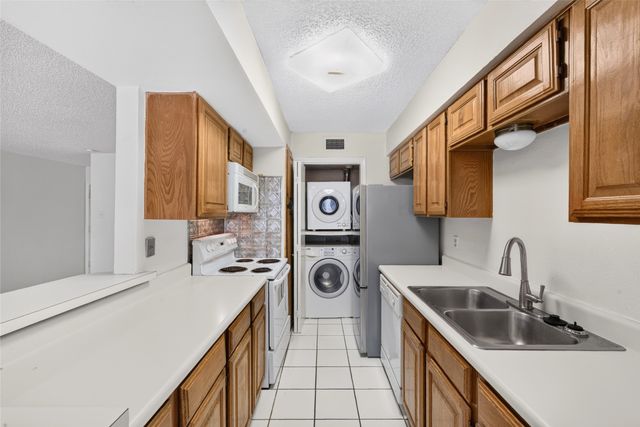 5840 Spring Valley 305, Dallas, TX 75254