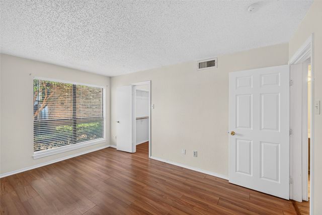 5840 Spring Valley 305, Dallas, TX 75254