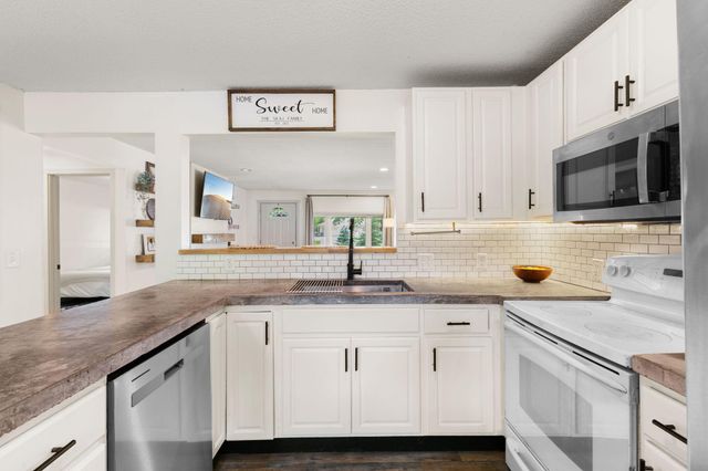208 97th Avenue NW, Coon Rapids, MN 55433
