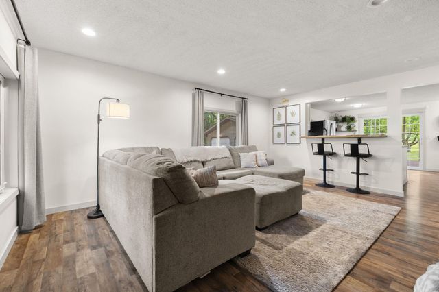 208 97th Avenue NW, Coon Rapids, MN 55433