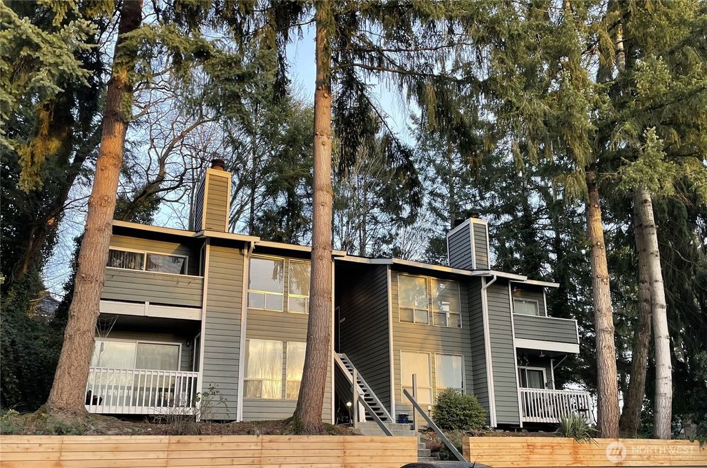 16518 NE 85th Street, Redmond, WA 98052
