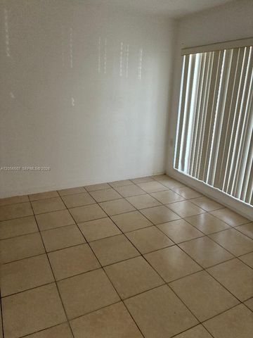 1600 NE 114th St 106, Miami, FL 33181