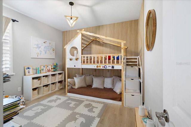 2017 WOODLEAF HAMMOCK COURT, Bradenton, FL 34211