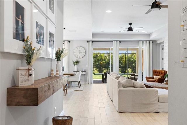 2017 WOODLEAF HAMMOCK COURT, Bradenton, FL 34211