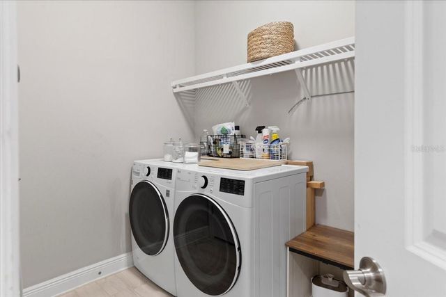 2017 WOODLEAF HAMMOCK COURT, Bradenton, FL 34211