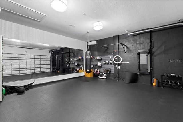 2017 WOODLEAF HAMMOCK COURT, Bradenton, FL 34211