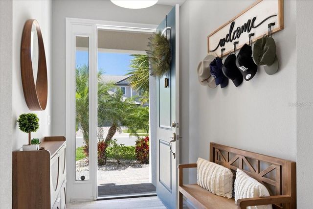 2017 WOODLEAF HAMMOCK COURT, Bradenton, FL 34211