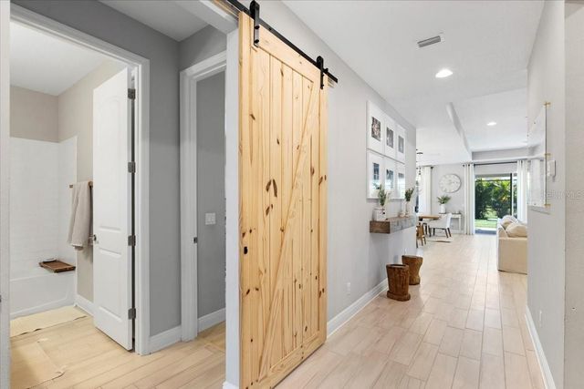 2017 WOODLEAF HAMMOCK COURT, Bradenton, FL 34211