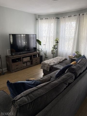 35 Franklin Ave, Clifton City, NJ 07011