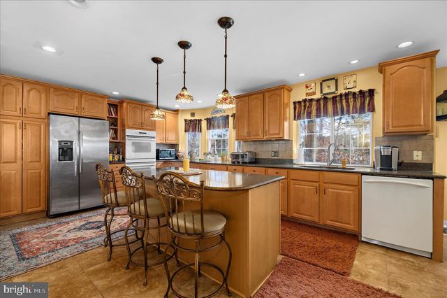 8003 FOXGREEN CT, Glen Burnie, MD 21061