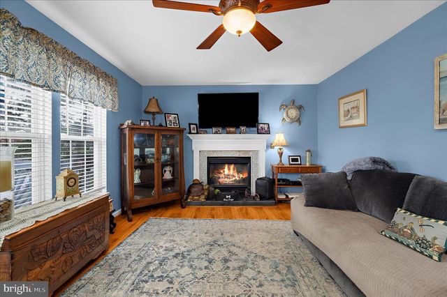 8003 FOXGREEN CT, Glen Burnie, MD 21061