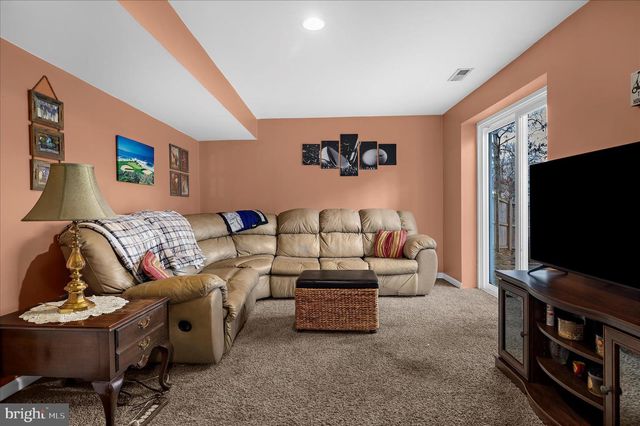 8003 FOXGREEN CT, Glen Burnie, MD 21061