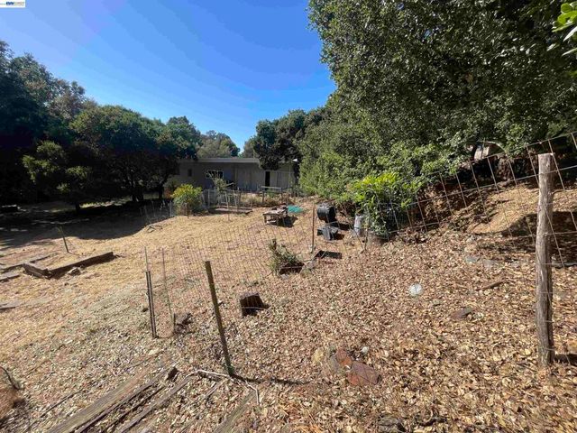 5415 LEONA ST, Oakland, CA 94619