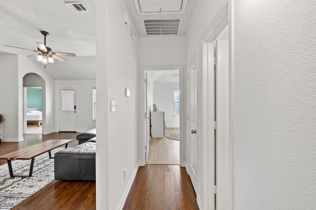 482 Travertine TRL, Buda, TX 78610