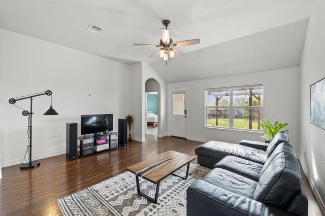 482 Travertine TRL, Buda, TX 78610