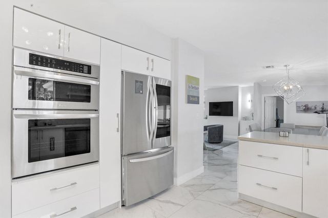 3025 Center Avenue, Fort Lauderdale, FL 33308
