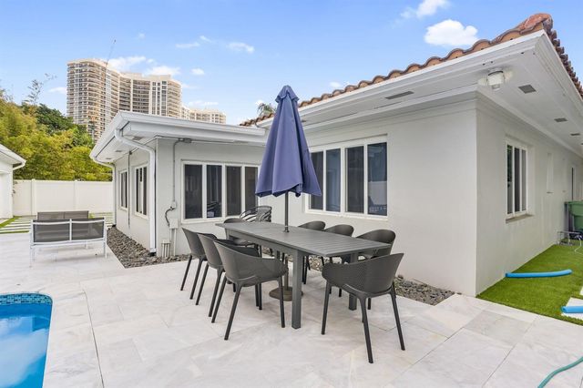 3025 Center Avenue, Fort Lauderdale, FL 33308