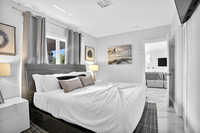 3025 Center Avenue, Fort Lauderdale, FL 33308