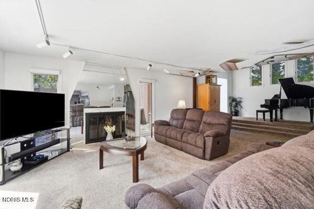 5426 Woodridge Drive, Toledo, OH 43623