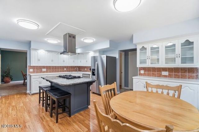 5426 Woodridge Drive, Toledo, OH 43623
