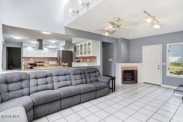 5426 Woodridge Drive, Toledo, OH 43623