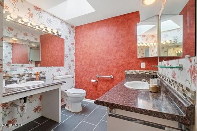 5426 Woodridge Drive, Toledo, OH 43623