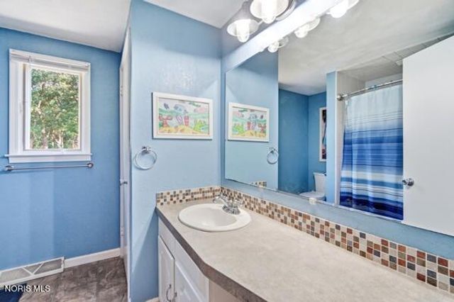 5426 Woodridge Drive, Toledo, OH 43623