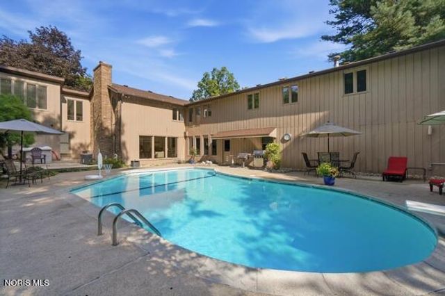 5426 Woodridge Drive, Toledo, OH 43623
