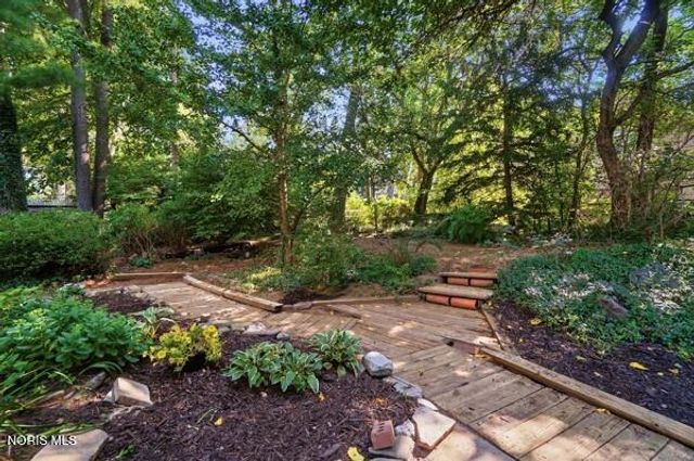 5426 Woodridge Drive, Toledo, OH 43623