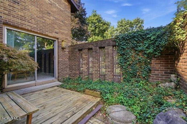 5426 Woodridge Drive, Toledo, OH 43623