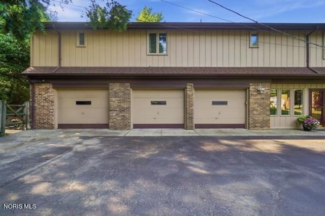 5426 Woodridge Drive, Toledo, OH 43623