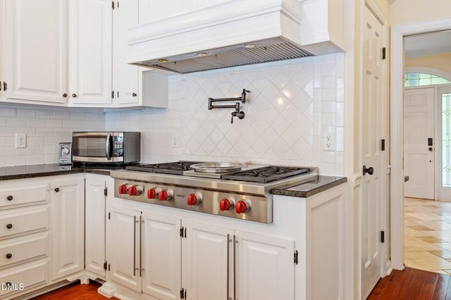 824 Pinehurst Drive, Chapel Hill, NC 27517