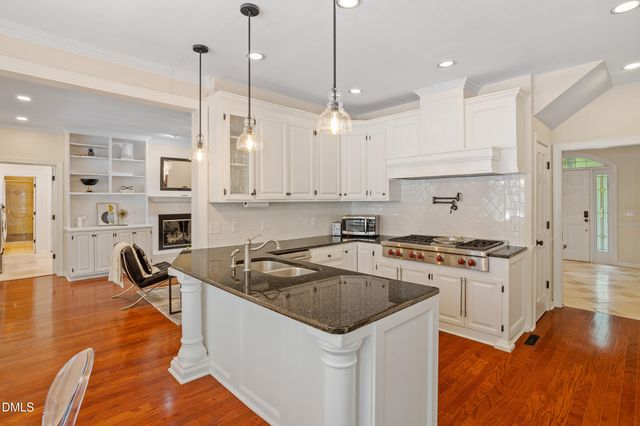 824 Pinehurst Drive, Chapel Hill, NC 27517