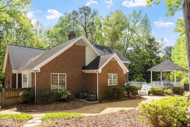 824 Pinehurst Drive, Chapel Hill, NC 27517