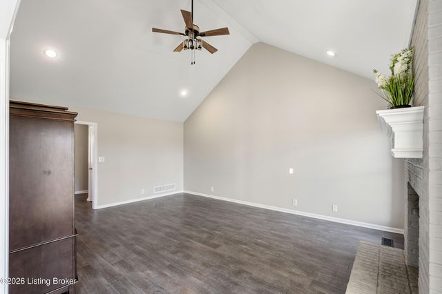 8301 Charleston Way, Shelbyville, KY 40065