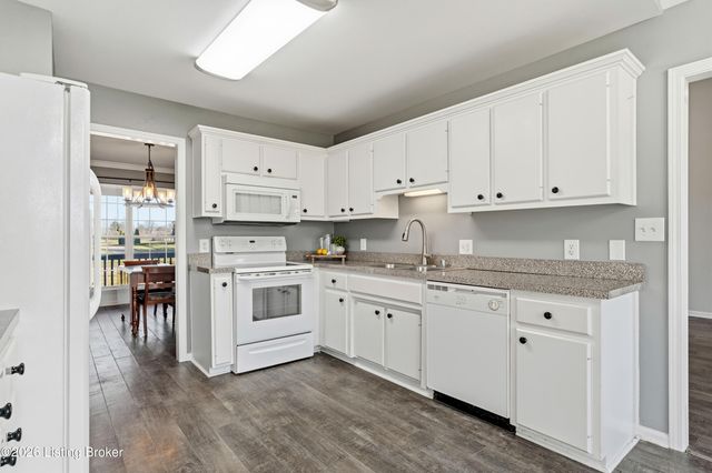 8301 Charleston Way, Shelbyville, KY 40065