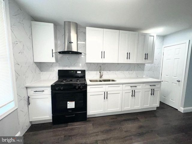 1546 S BAILEY ST, Philadelphia, PA 19146