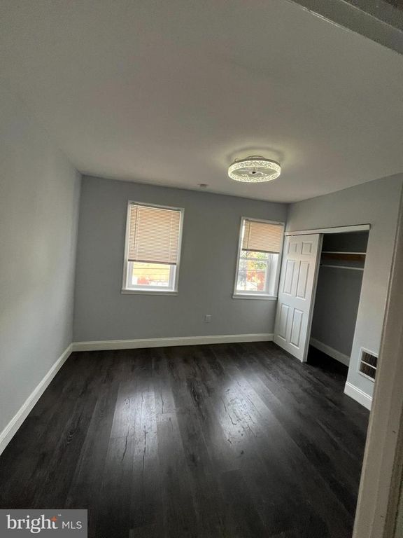 1546 S BAILEY ST, Philadelphia, PA 19146