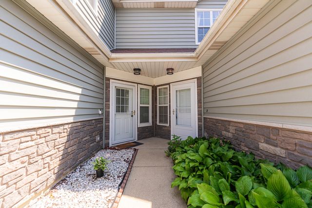 1217 CRANBROOK Drive, Schaumburg, IL 60193