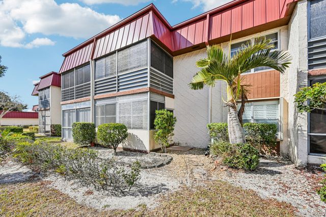 12022 W Greenway Drive 103, Royal Palm Beach, FL 33411