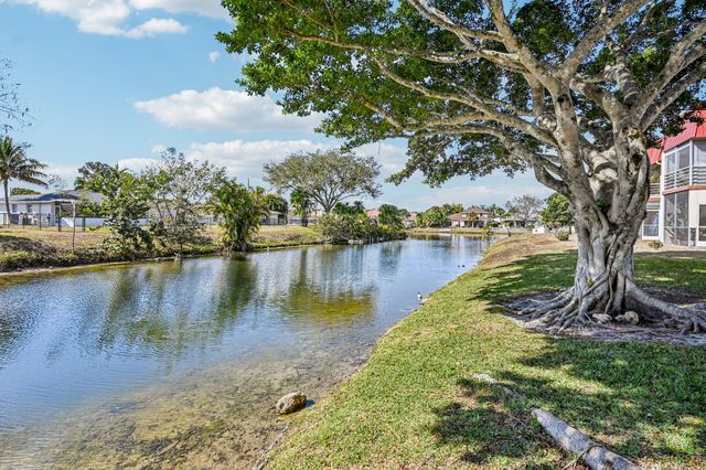 12022 W Greenway Drive 103, Royal Palm Beach, FL 33411