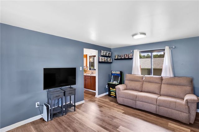 16 Midway Drive, Kennedy Twp, PA 15136