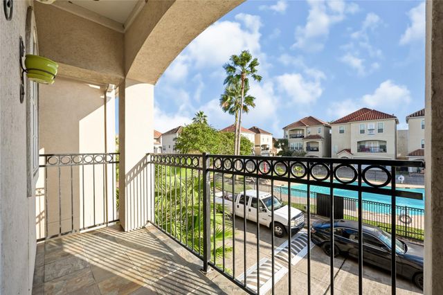 7130 Windwater Parkway N, Houston, TX 77036