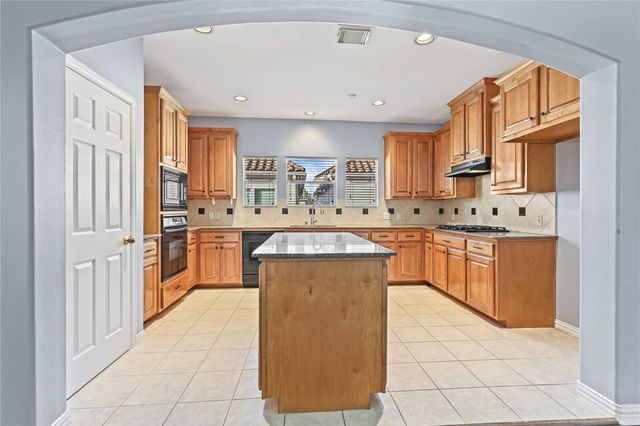 7130 Windwater Parkway N, Houston, TX 77036