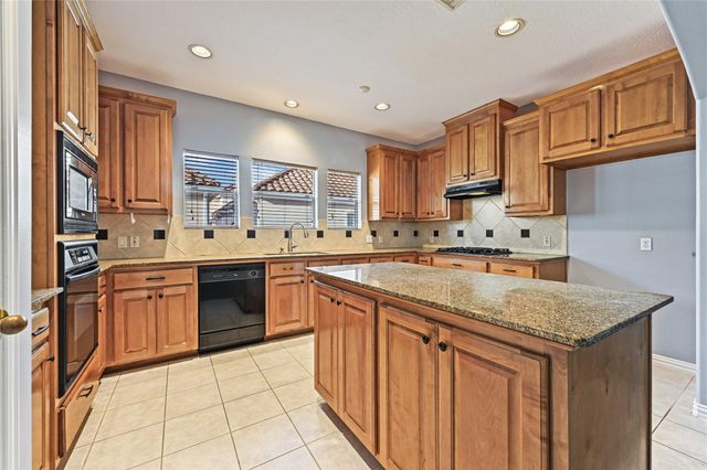 7130 Windwater Parkway N, Houston, TX 77036