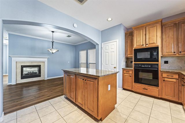 7130 Windwater Parkway N, Houston, TX 77036