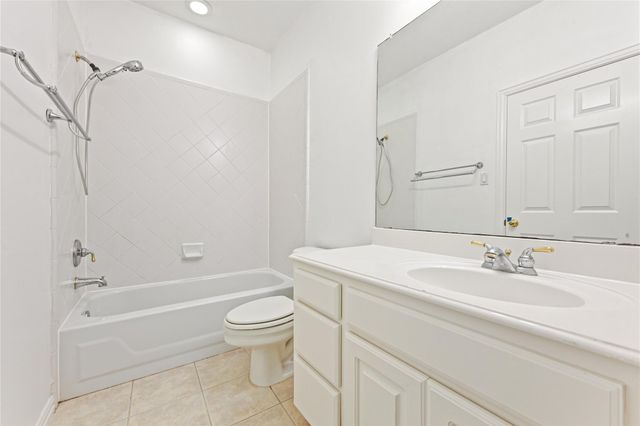 7130 Windwater Parkway N, Houston, TX 77036